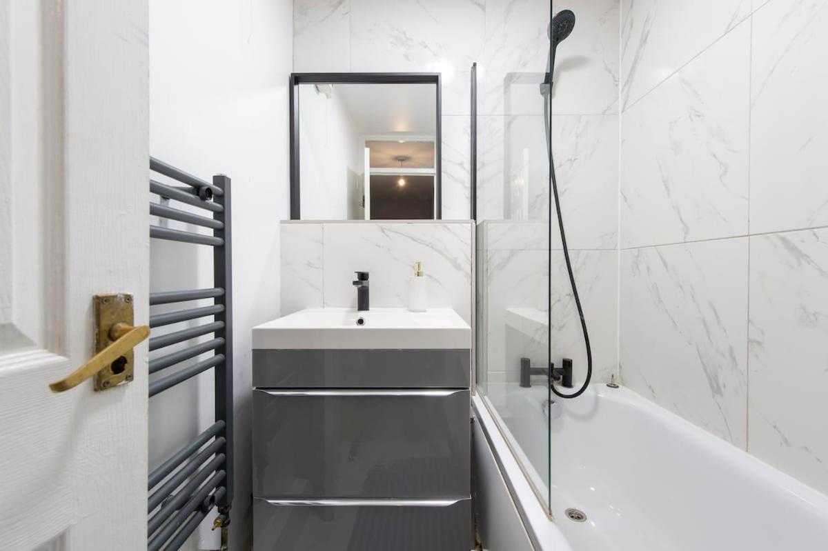 Lovely 2-Bed 20 Mins To Central London Exteriör bild