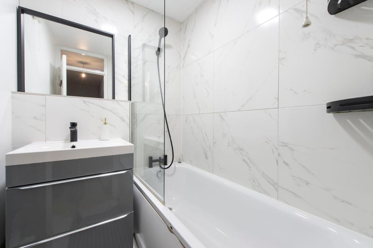 Lovely 2-Bed 20 Mins To Central London Exteriör bild
