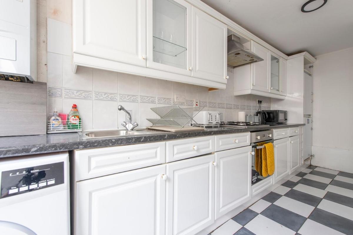 Lovely 2-Bed 20 Mins To Central London Exteriör bild