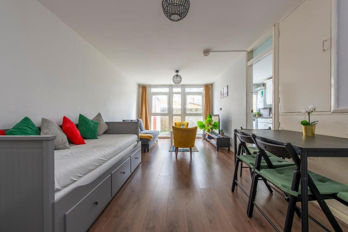 Lovely 2-Bed 20 Mins To Central London Exteriör bild