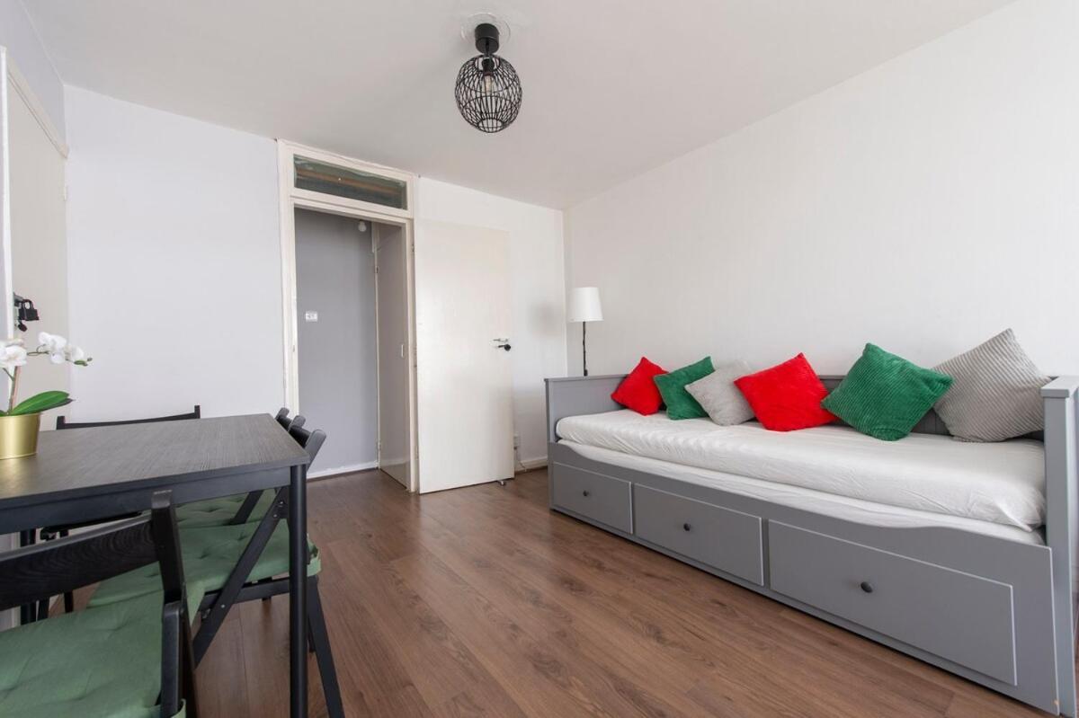 Lovely 2-Bed 20 Mins To Central London Exteriör bild